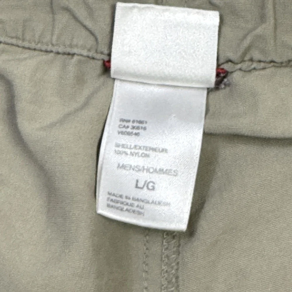 The North Face Cargo Shorts Mens L Beige Nylon Microfiber Flat Front 10 Inseam
